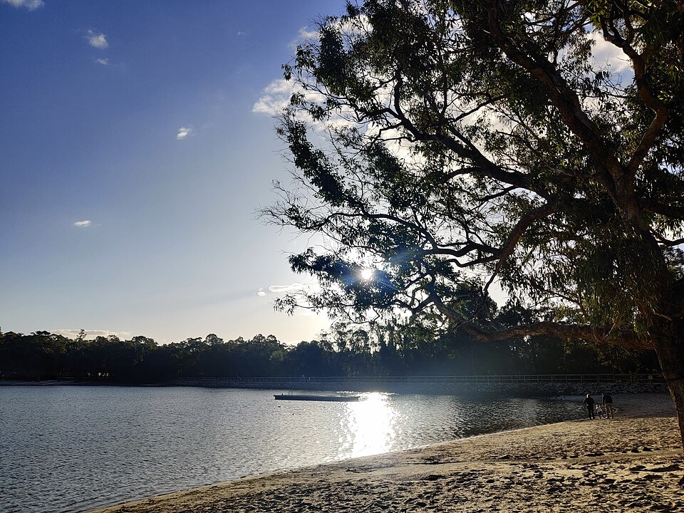 Water and bushland at Lake Leschenaultia.